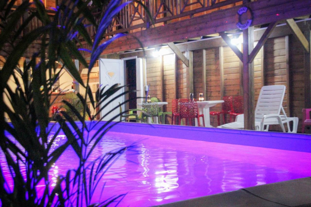 Residence Fruit De La Passion Rose Sainte-Anne Bagian luar foto